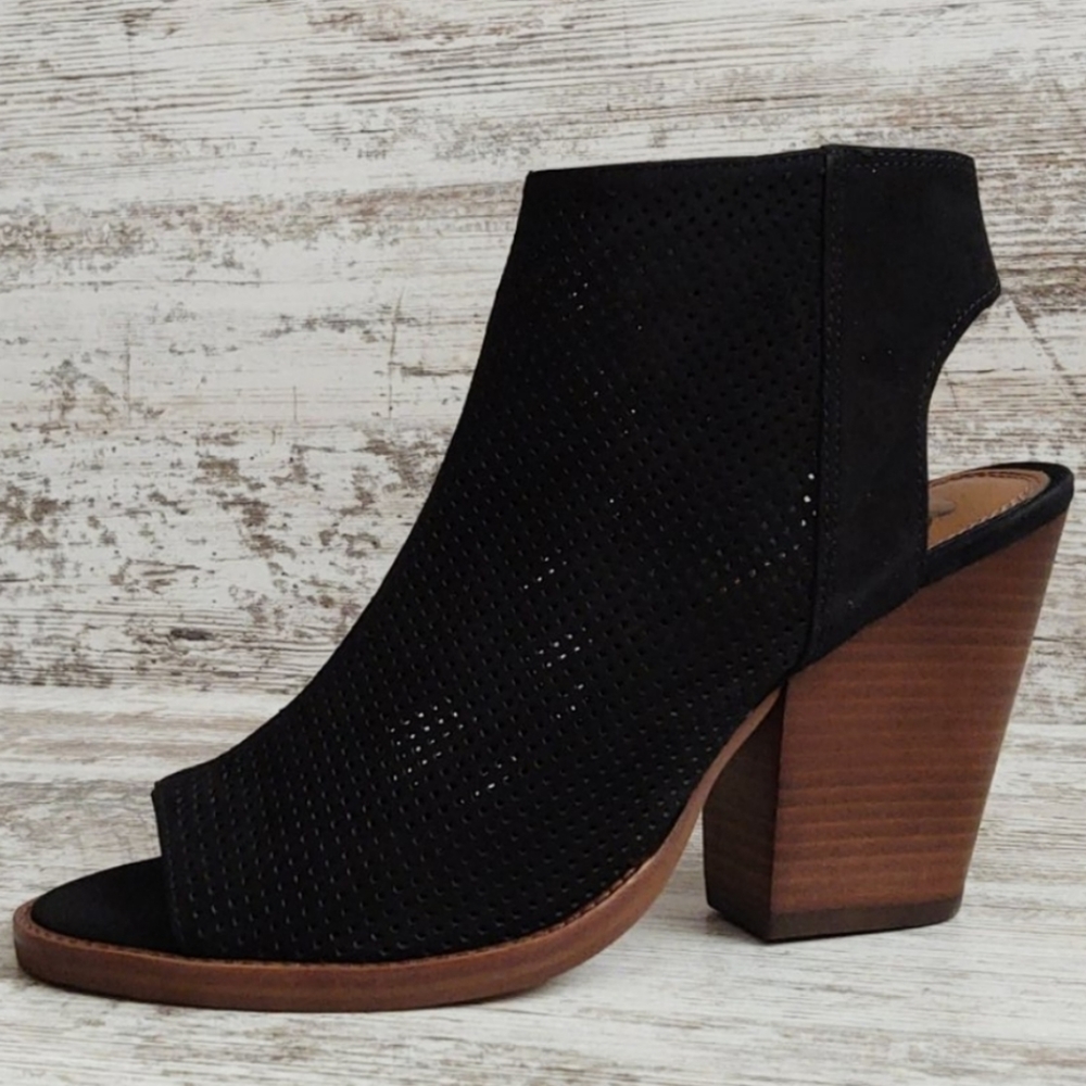 🟨NWT Gianni Bini Leather Open Toe Booties